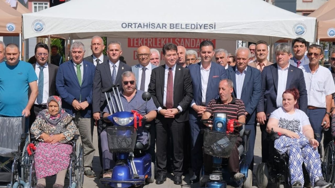 Ortahisar Belediyesi'nin Akülü Sandalye ve Hasta Yatağı Yardımı Sürüyor