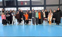 Trabzon Düzköy’de Voleybol Heyecanı Gençler Sahada Buluştu