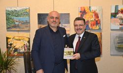 Turgay Beşyıldız İlk İmza Gününde Okurlarıyla Buluştu