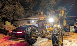 Başkan Kaya, Gece Yarısı Karla Mücadele Ekiplerini İnceledi