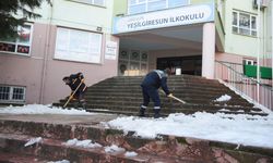 Giresun Belediyesi’nden Okul Çevrelerinde Kar Temizliği