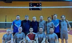 İl Sağlık Müdürlüğü Voleybol Takımı Trabzon’da 2’de 2!