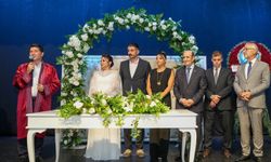 Binlerce Kişiye "Evet" Dedirtti! Bu Kez Kendi O Masada