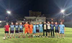 Trabzon Araklı’da Halilli Köyü Gençliği Halı Sahada Buluştu