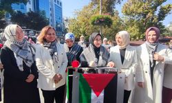 Kadınlar Gazze’ye Sessiz Çığlık İçin Meydanlarda