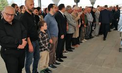 Trabzonlu Eski Bakanın Acı Günü! Eşi Toprağa Verildi...