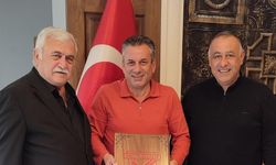Atalay Armutcu’dan Celil Hekimoğlu’na Anlamlı Hediye