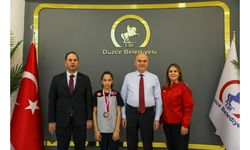Düzce’nin Altın Kızı Erva Eren, Başkan Özlü’yü Gururlandırdı