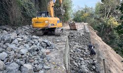 Trabzon’da 18 İlçede Taş Duvarlarla Yol Güvenliği Artıyor