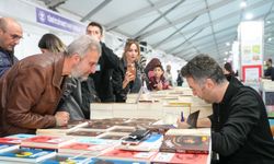 On Binlerce Ziyaretçiyle Trabzon Kitap Günleri Rekor Kırıyor