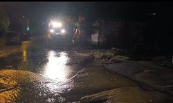Toprak Kaydı, Yollar Kapandı… Arsin’de Zorlu Gece!