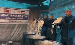 Düzce Belediyesi Gazze'de İftar Sofrası Kurdu!