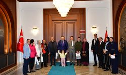 Trabzon'da Vali Şahin'den kütüphanelere tam destek