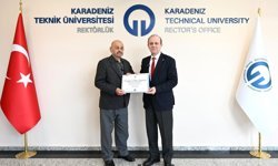 77 Yaşında KTÜ’ye Döndü! Azmi Türkiye’yi Etkiledi