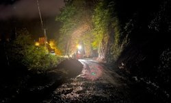 Trabzon’da Heyelan Felaketi! O mahalle Yollar Ulaşıma Açıldı