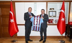 Hollanda Büyükelçisi Trabzon'da: Başkan Genç'ten Forma