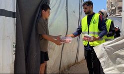 Trabzon'dan Gazze'ye Uzanan El: İlk Kez Kebap Yediler!