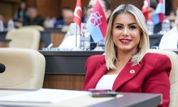 Trabzon'da Arzu Öktem’den AK Parti’ye Zehir Zemberek Sözler!