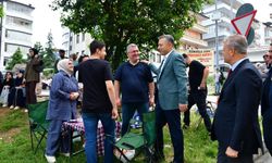 Trabzon'da LGS Heyecanı: Veliler Bahçede Öğrenciler Sırada!