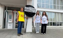 Trabzon’da Hükümet Konağı Önüne Siyah Çelenk Bıraktılar!