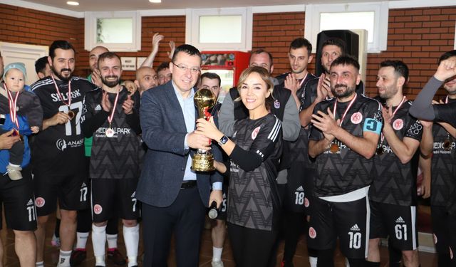 Trabzon’da Sağlık Çalışanlarından Coşkulu Futbol Turnuvası