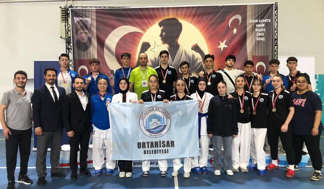 561 Sporcuyla Trabzon’da Eren Bülbül Anısına Karate