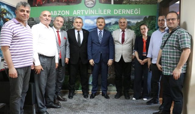 Artvin Valisi Ergün’den Trabzon Artvinliler Derneği’ne Ziyaret