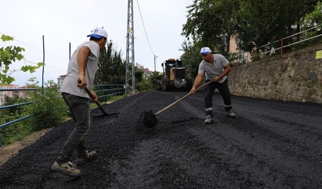 Akçaabat’ta Asfaltlama Çalışmaları Tüm Hızıyla Devam Ediyor
