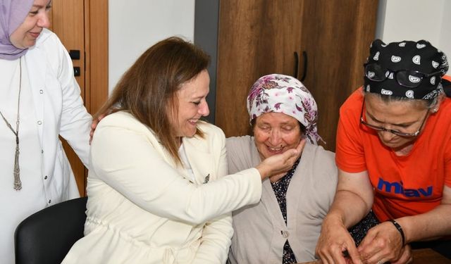 Trabzon'da Huzurevi Sakinleri Hünerlerini Gösterdi