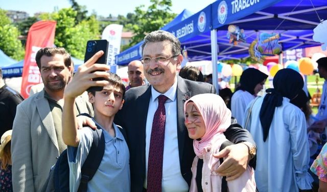 Trabzon’da Binlerce Öğrencinin Yüzü Büyükşehir’le Güldü