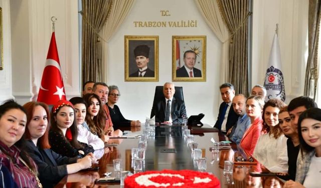 “12 Ay Turizm” Hedefi İçin Önemli Adım: Vali Yıldırım Acenteleri Karşıladı
