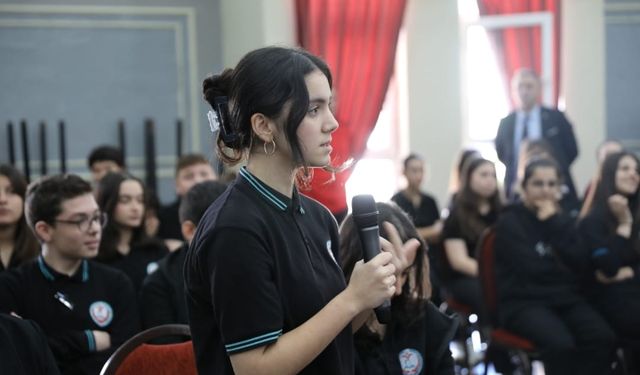 Başkan Ekim, Akçaabat’ta Kariyer Günleri’nde Öğrencilerle Buluştu