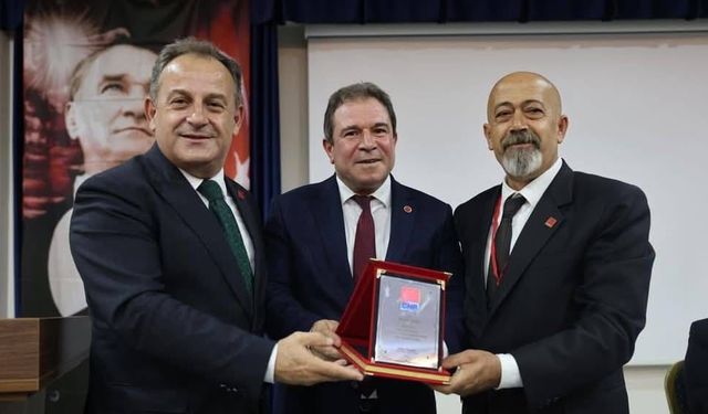 CHP Yomra İlçe Kongresi: Erol Pekşen Yeniden Başkan Seçildi