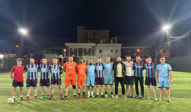 Trabzon Araklı’da Halilli Köyü Gençliği Halı Sahada Buluştu