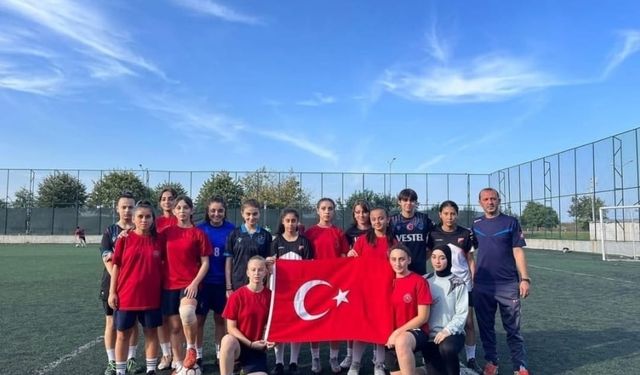 Kardelenspor Kadın Futbol Takımı Yeni Sezon Öncesi Trabzon’dan Destek Bekliyor
