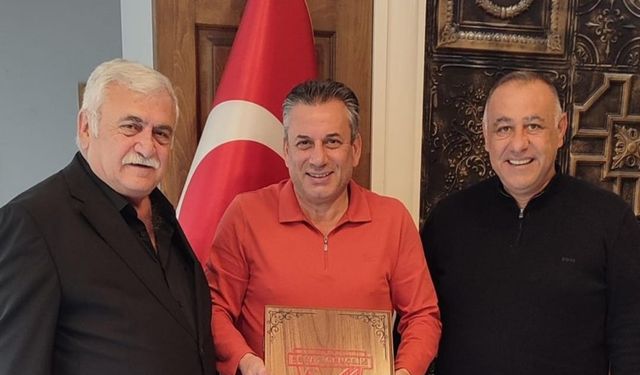 Atalay Armutcu’dan Celil Hekimoğlu’na Anlamlı Hediye