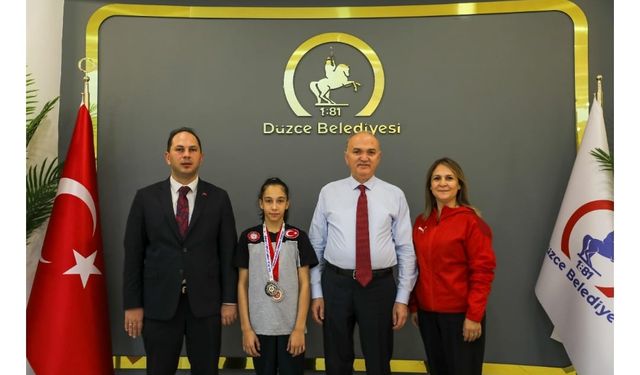 Düzce’nin Altın Kızı Erva Eren, Başkan Özlü’yü Gururlandırdı