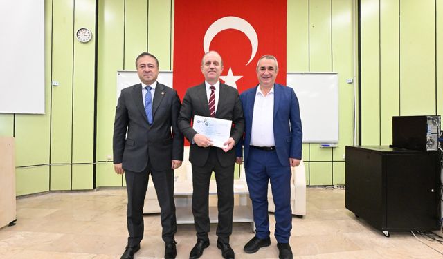 Rektör Çuvalcı'dan Gençlere "Girişimci Olun" Tavsiyesi