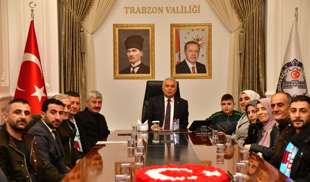 Vali Aziz Yıldırım, DMD Hastası Harun’a Moral Desteği Verdi