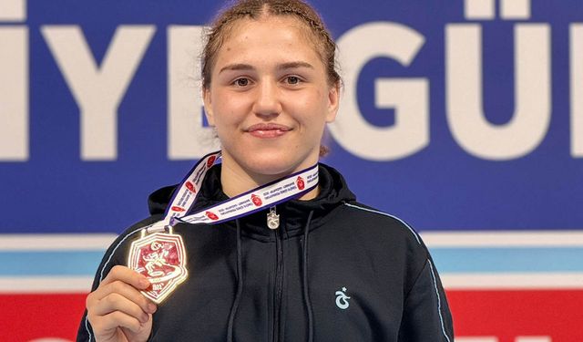 Trabzonlu Güreşçi Beyzanur Akkuş Türkiye Şampiyonu!