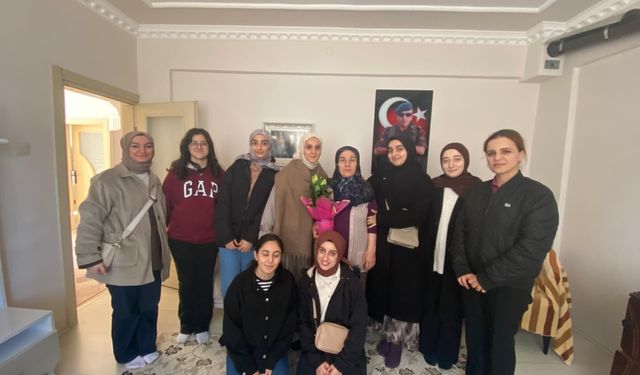 Trabzon'da Öğrencilerden Şehitlere Vefa! Necmi Çakır Unutulmadı...