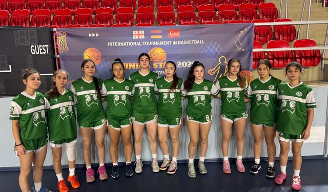 Giresun Belediyespor U16 Kızları Gürcistan’da Zirveye Çıktı