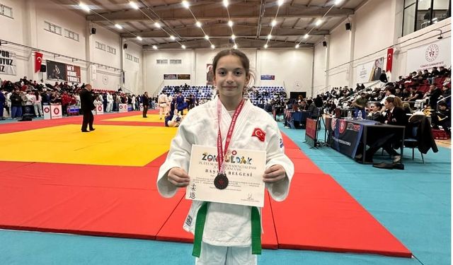 Spor Akademisi Sporcuları Başarıdan Başarıya Koşuyor