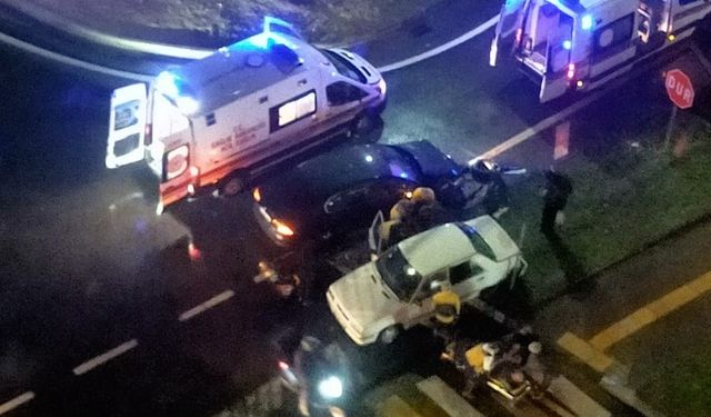 Trabzon Erdoğdu Kanuni Viyadüğü'nde Kaza: 2 Yaralı