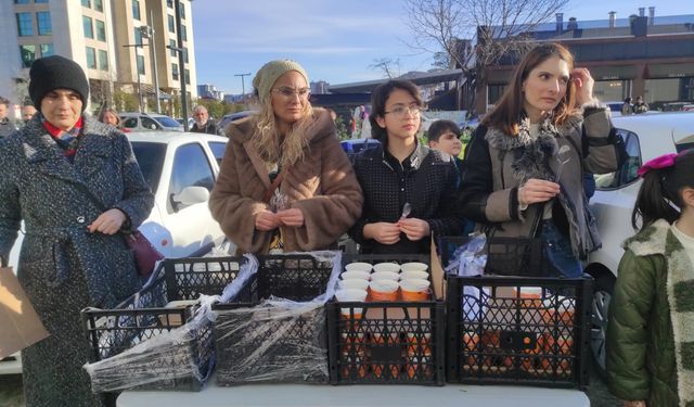 Taşacak Bu Deniz Dizi Ekibine Hamsiköy’den Tatlı Sürpriz!