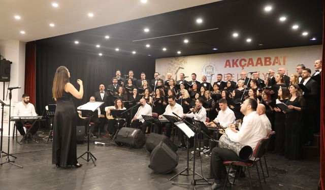 Akçaabat’ta Türk Sanat Müziği Gecesi Sanatseverleri Buluşturdu
