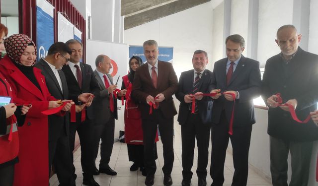 KTÜ’de Öğrencilere Ücretsiz Kıyafet Desteği: Kızılay Butik Açıldı