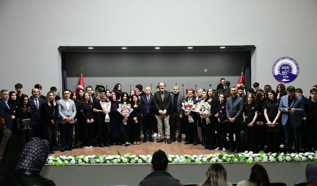 “Kim Var” Sanat Etkinliği Akçaabat’ta Sahne Aldı