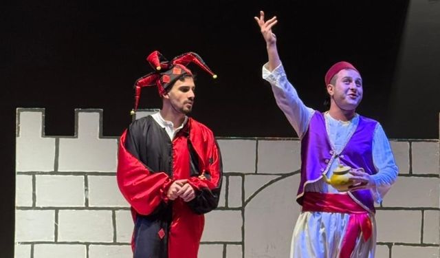 Trabzon’da Çocuk Tiyatrosunda Tarihi Rekor!