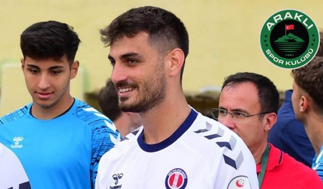 Araklıspor Play-Off Öncesi Coştu! İki Yıldız Birden İmzayı Attı